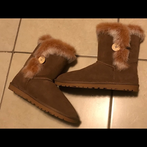 Boots - Picture 3 of 5